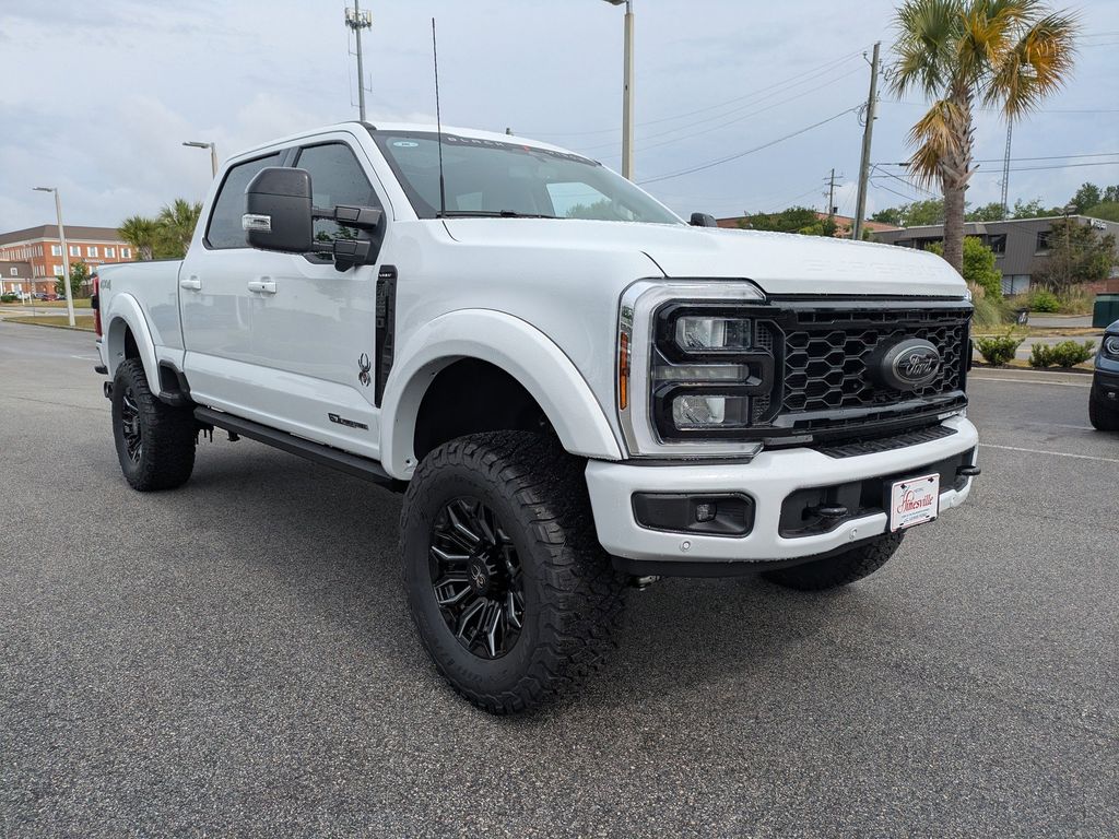 2026 Ford F-250 Super Duty Black Widow