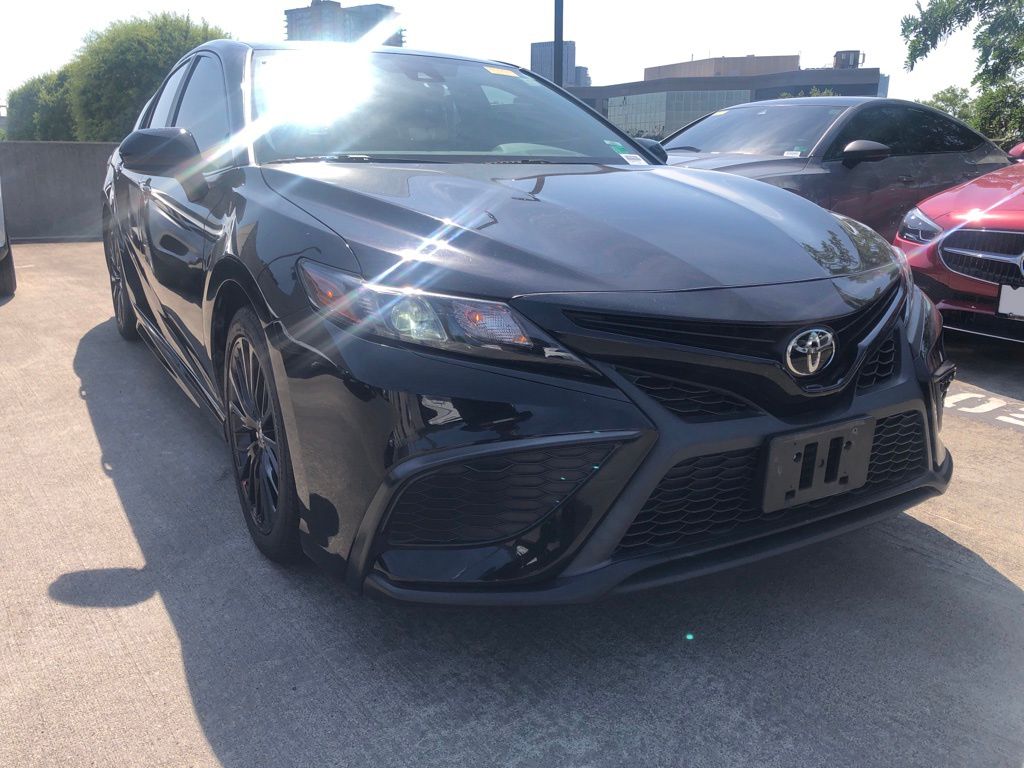 Thumbnail: 2021 Toyota Camry - 3
