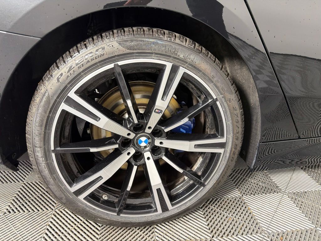 Thumbnail: 2024 BMW 5 Series - 12