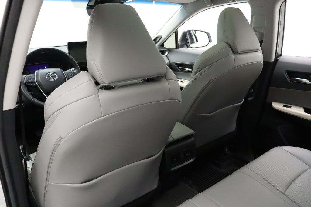 Thumbnail: 2021 Toyota Venza - 20