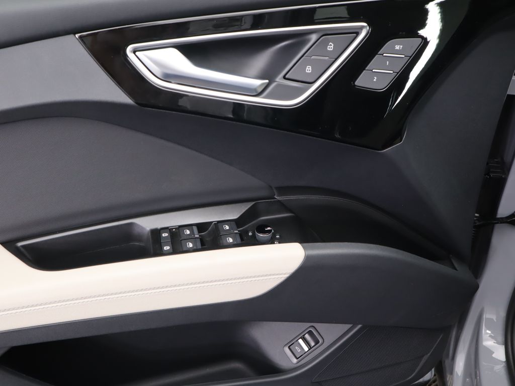 2025 Audi Q4 e-tron  25