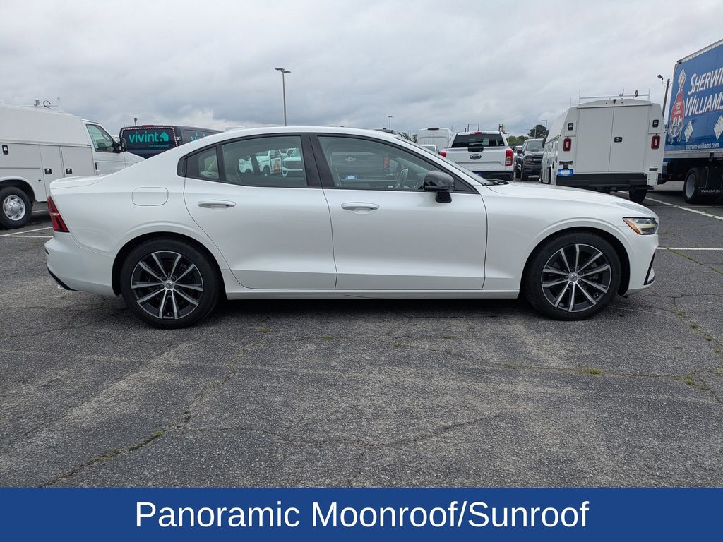 2021 Volvo S60 T5 Momentum