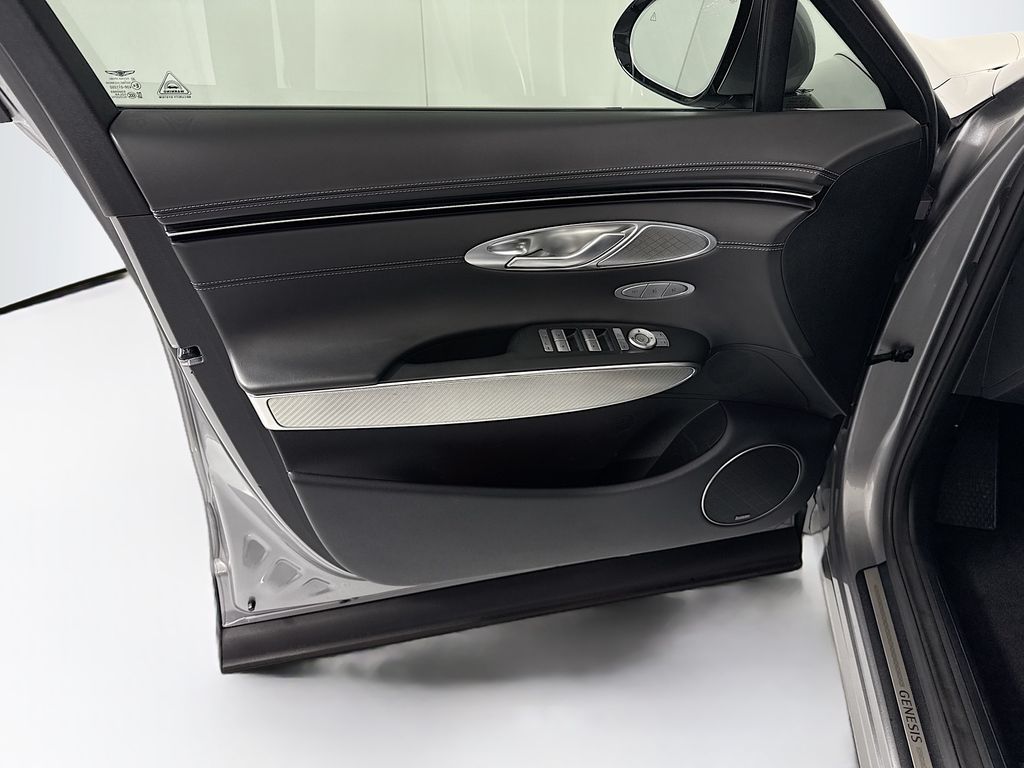 Thumbnail: 2024 Genesis GV70 - 25