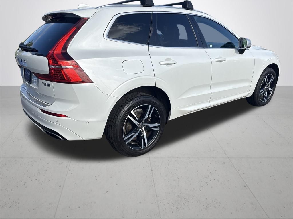 2018 Volvo XC60 Hybrid T8 R-Design