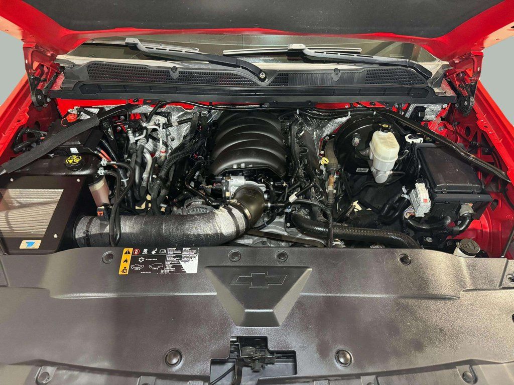 Used 2018 Red Hot Chevrolet LTZ image 29