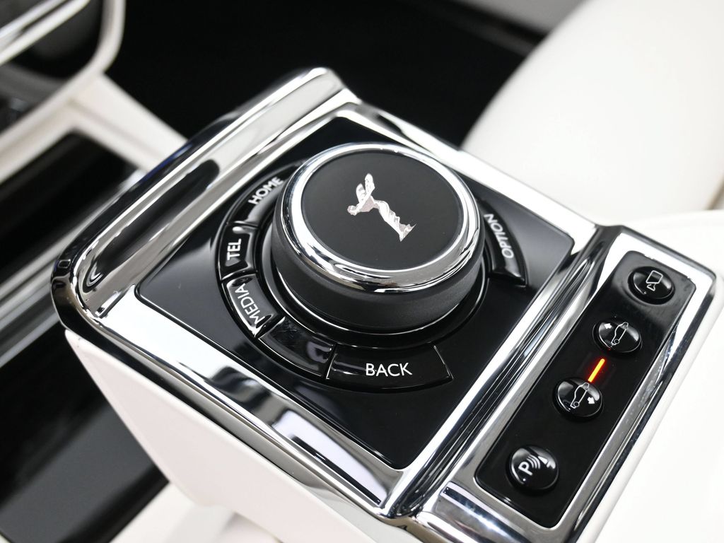 Used 2025 Black Rolls-Royce  image 19