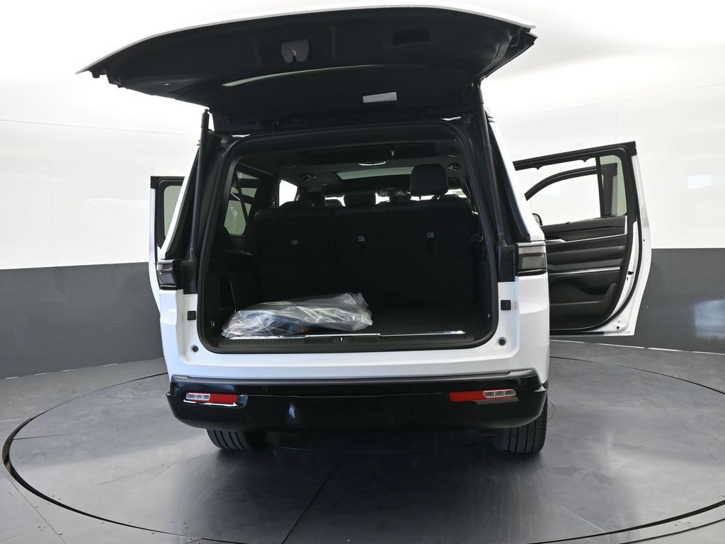 New 2026 Bright White Clearcoat Jeep Summit Obsidian image 76