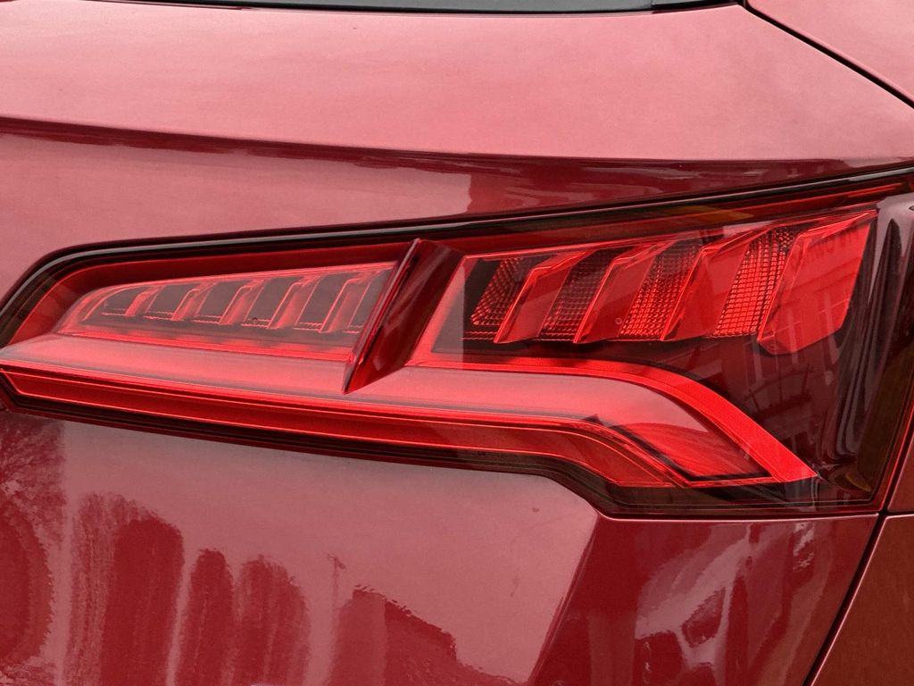 Thumbnail: 2019 Audi Q5 - 10