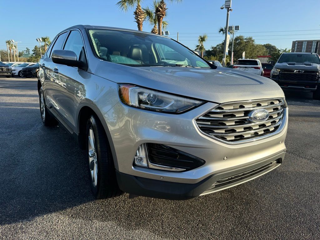 2022 Ford Edge Titanium 9