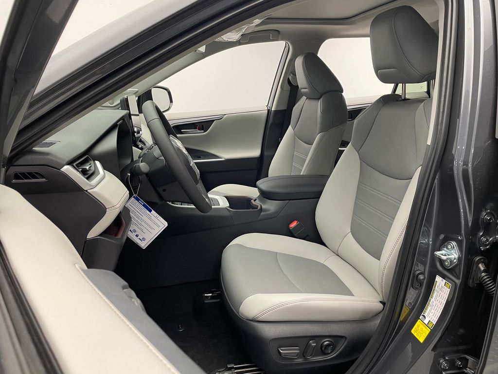 Thumbnail: 2025 Toyota RAV4 - 13