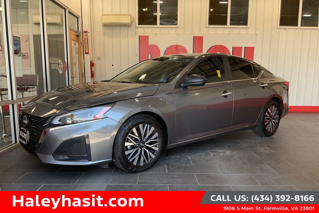 2024 Nissan Altima 2.5 SV FWD