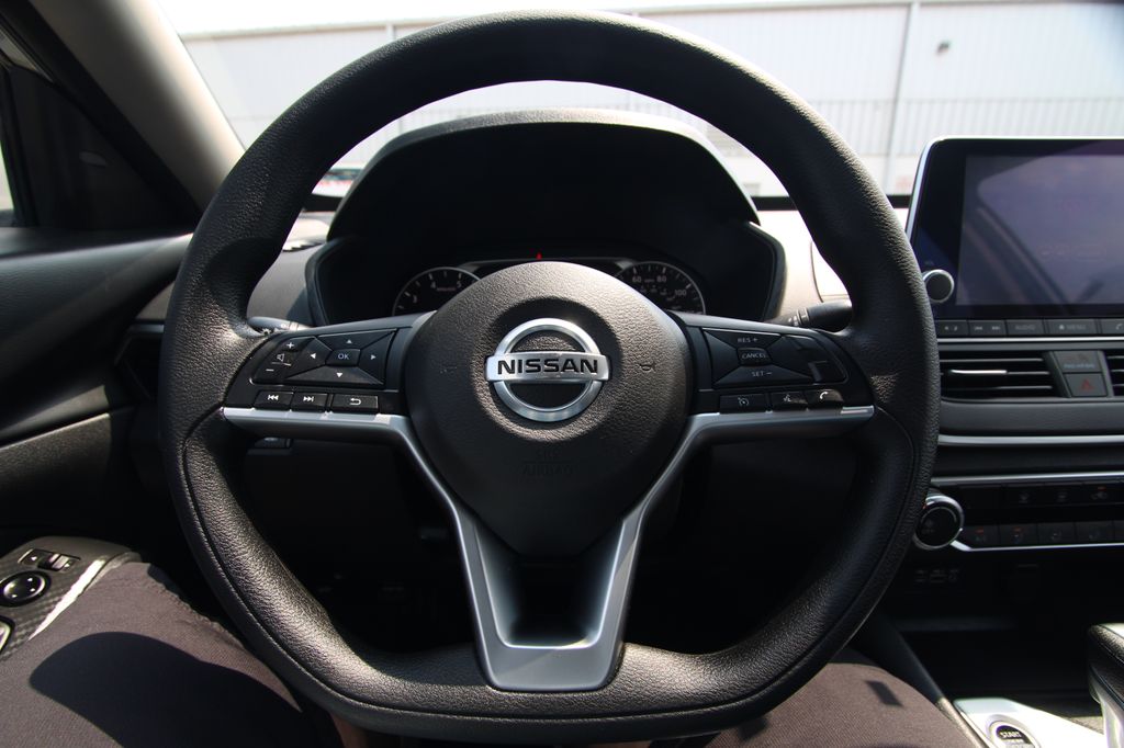 Used 2022 Nissan Altima Sedan