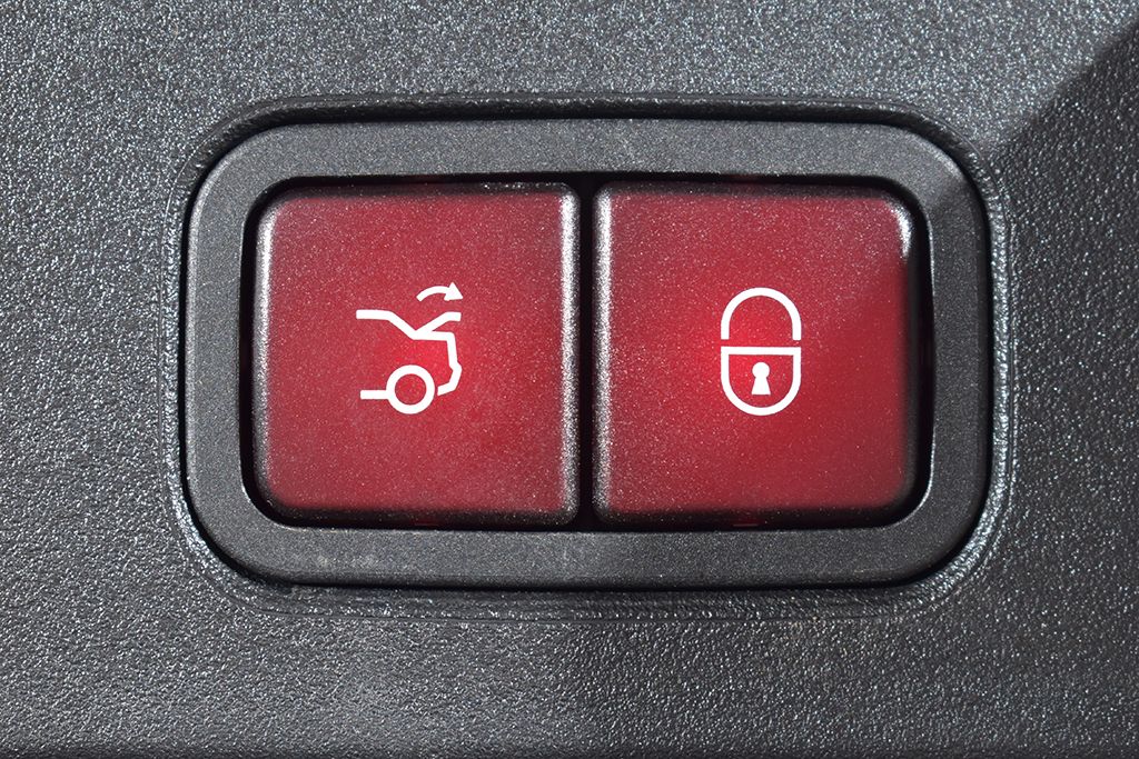 Thumbnail: 2016 Mercedes-Benz SL-Class - 7