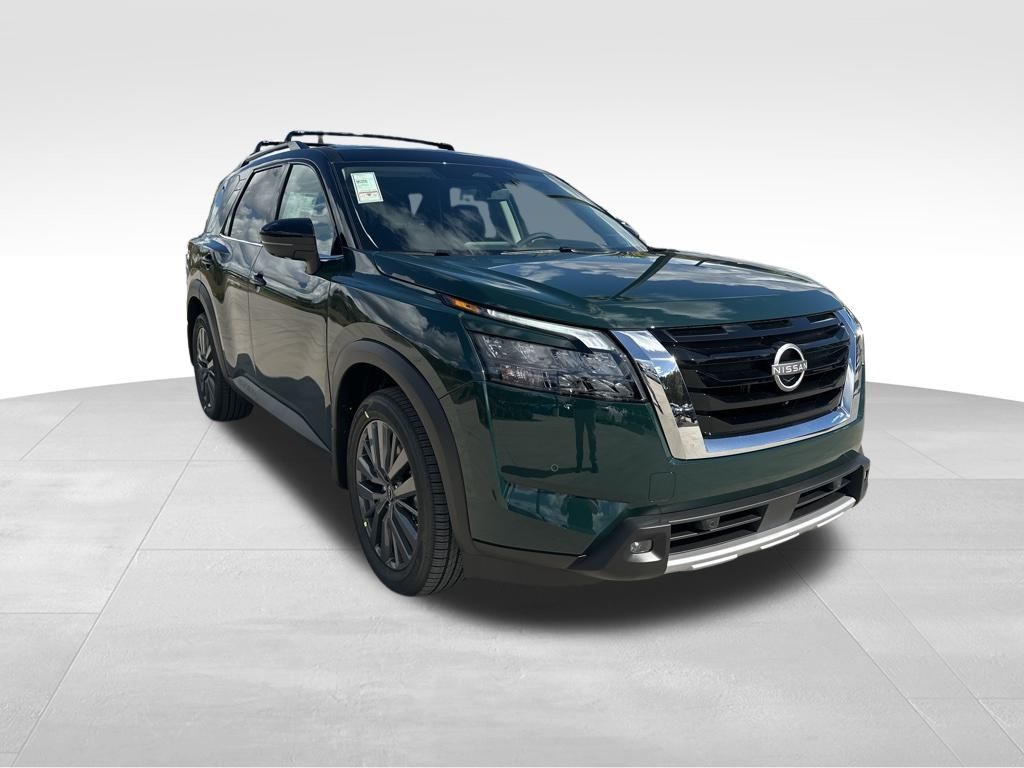 2025 Nissan Pathfinder SL 2