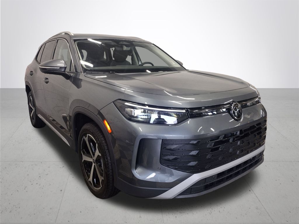 2025 Volkswagen Tiguan SE photo 3