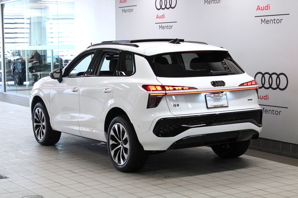 Thumbnail: 2026 Audi Q3 - 4
