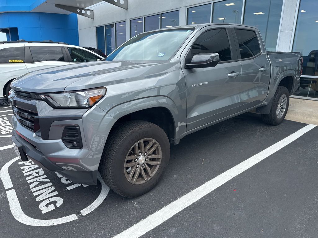 Thumbnail: 2023 Chevrolet Colorado - 11