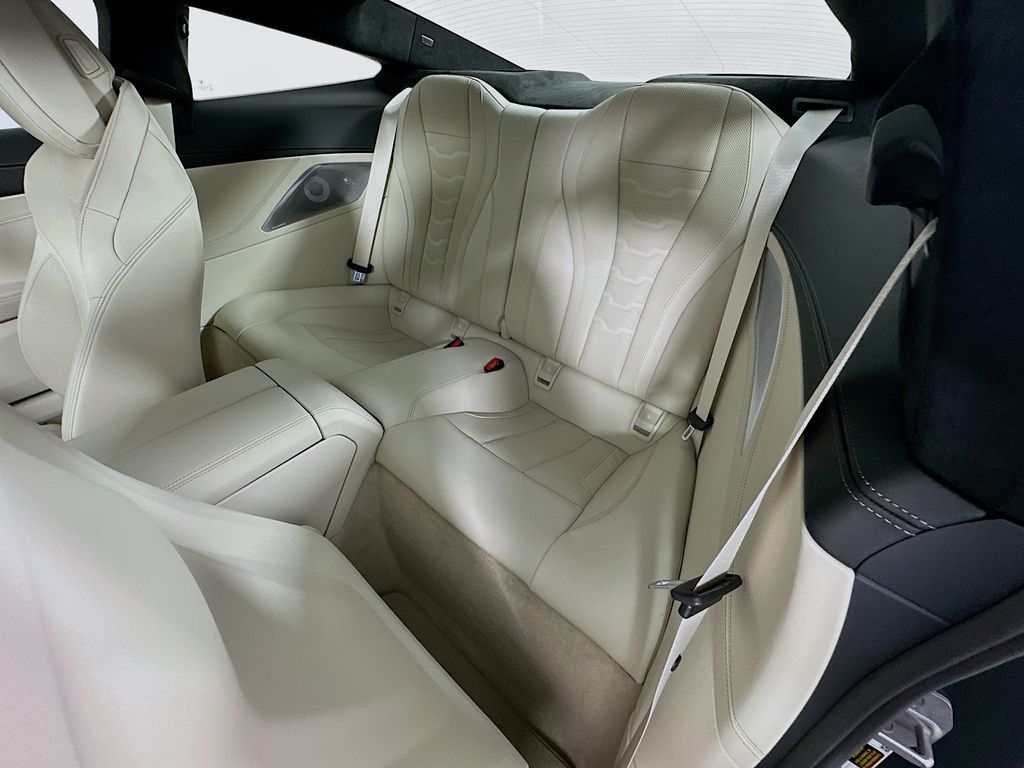 Thumbnail: 2026 BMW 8 Series - 17