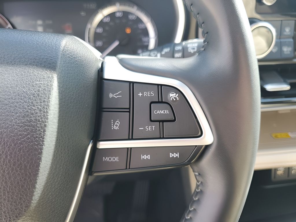 Used Car 2023 Toyota Highlander  Limited For Sale Under $40,000 In Austin, Texas