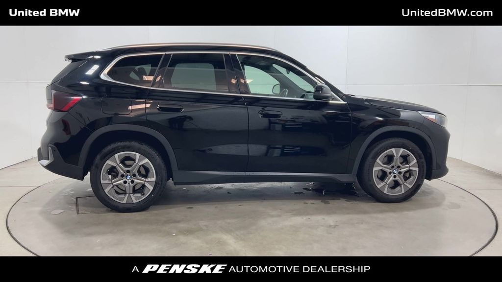 Thumbnail: 2023 BMW X1 - 9