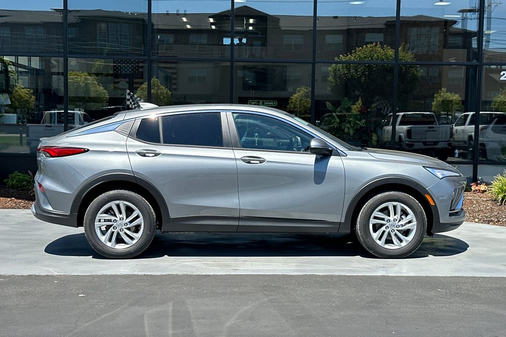 new 2025 Buick Envista car, priced at $26,280