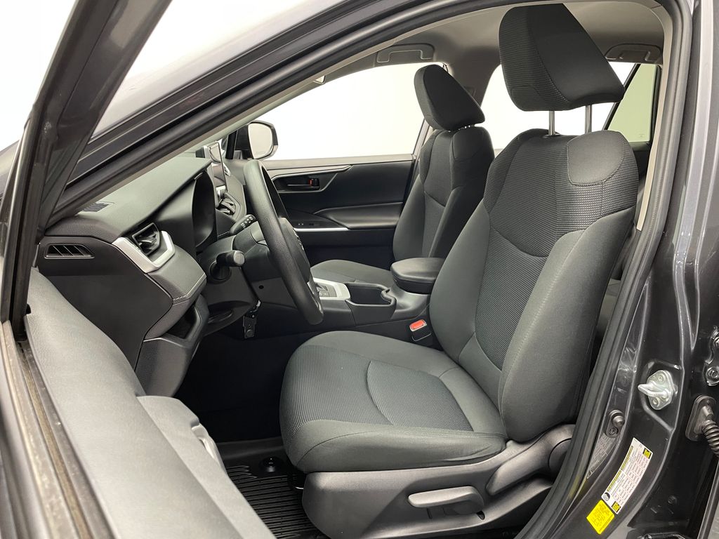 2023 Toyota RAV4 LE 13