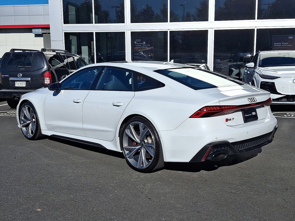 Thumbnail: 2023 Audi RS 7 - 6