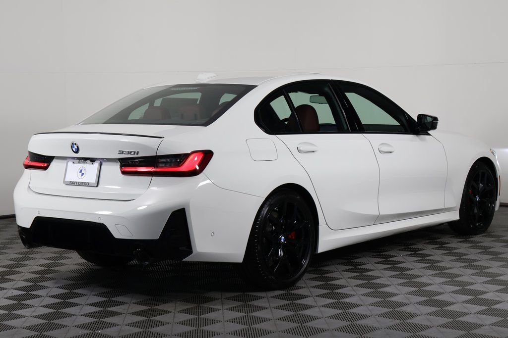 Thumbnail: 2026 BMW 3 Series - 2