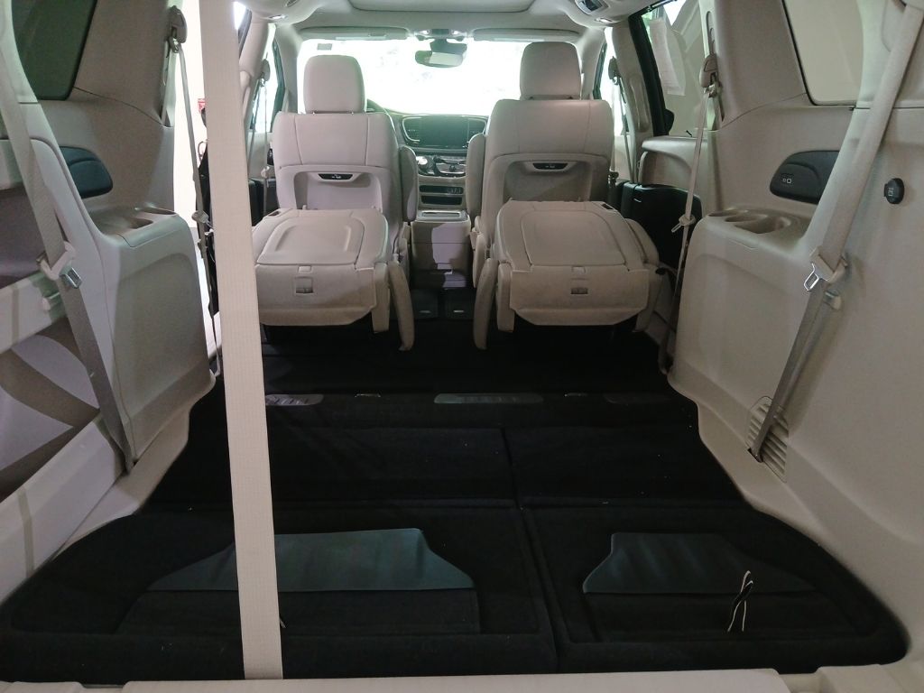 used 2021 Chrysler Pacifica car, priced at $29,500