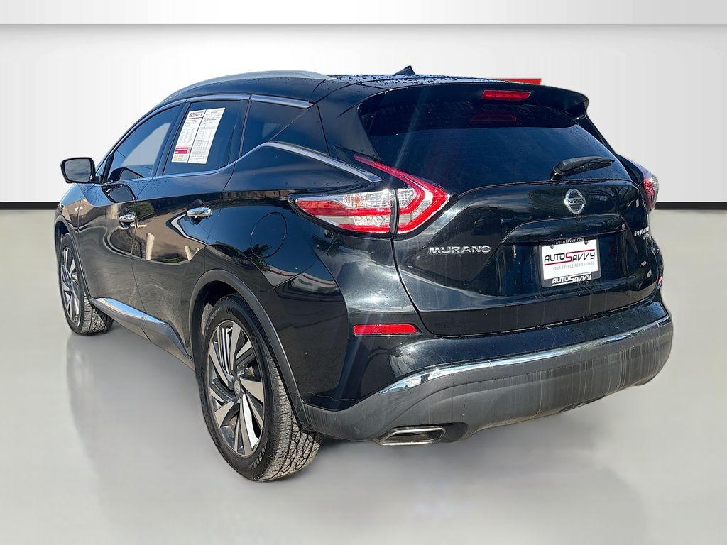 Used 2016 Black Nissan Platinum image 5