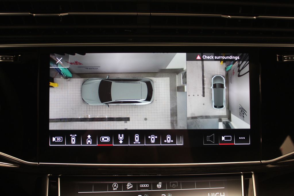 Thumbnail: 2026 Audi Q8 - 23