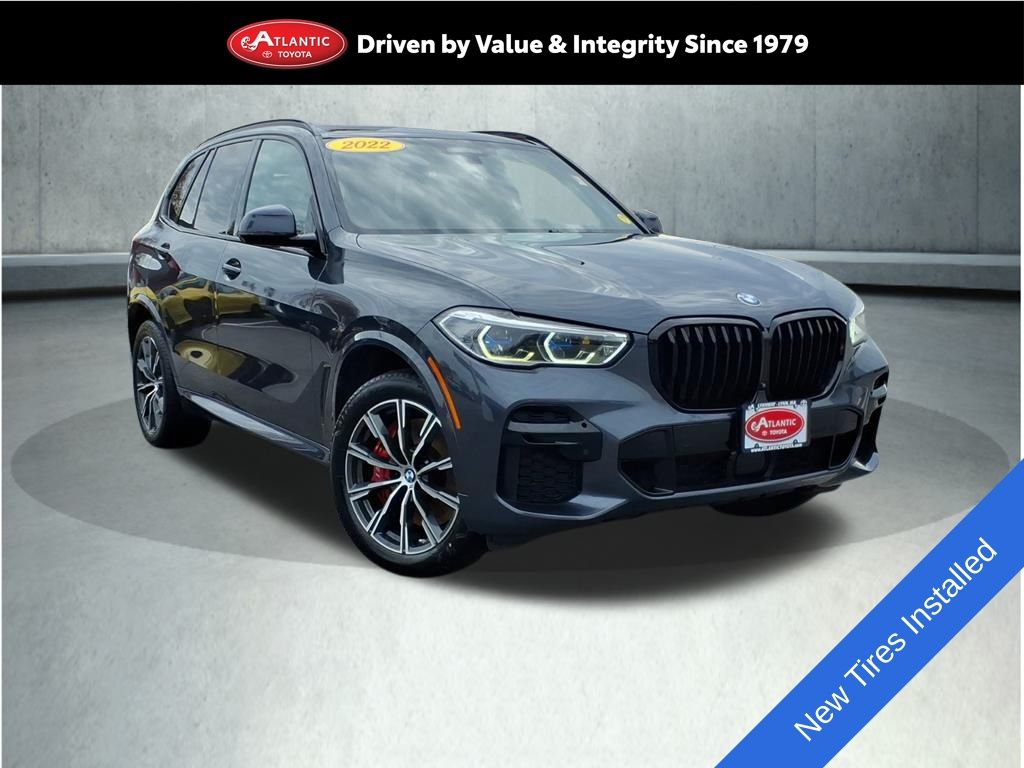 2022 BMW X5 M50i's photo