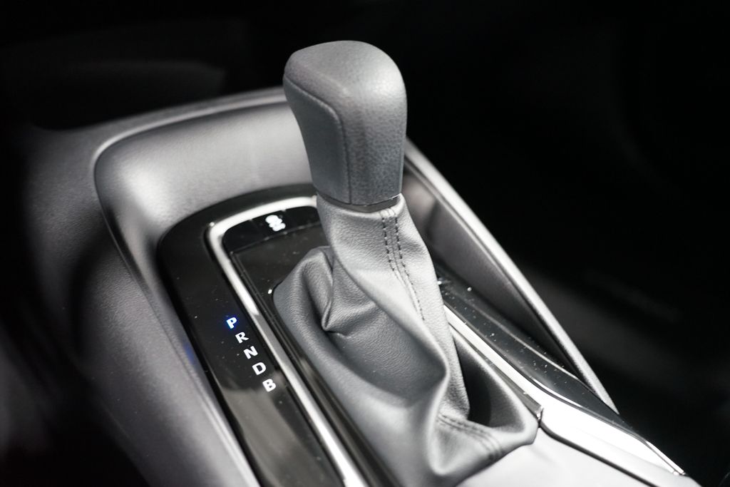 2025 Toyota Corolla LE 21