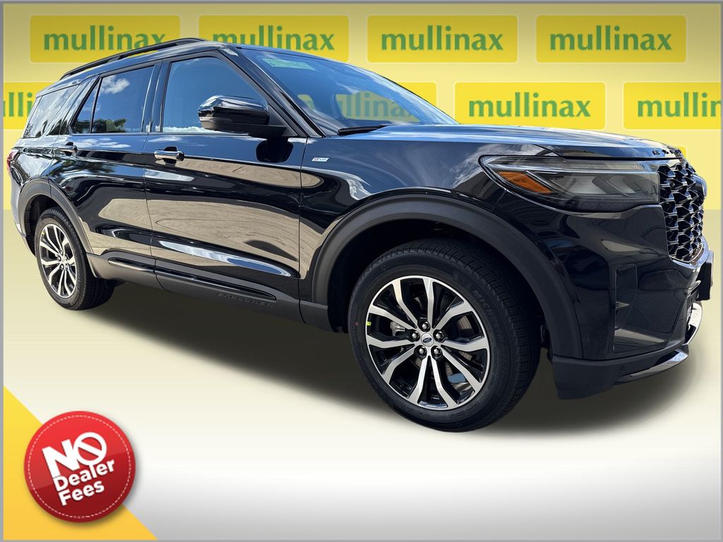2025 Ford Explorer ST-LINE's photo