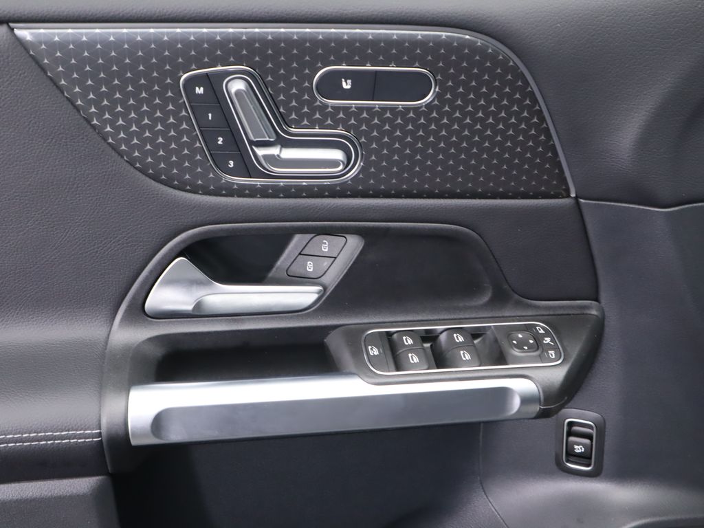 Thumbnail: 2025 Mercedes-Benz GLB - 23