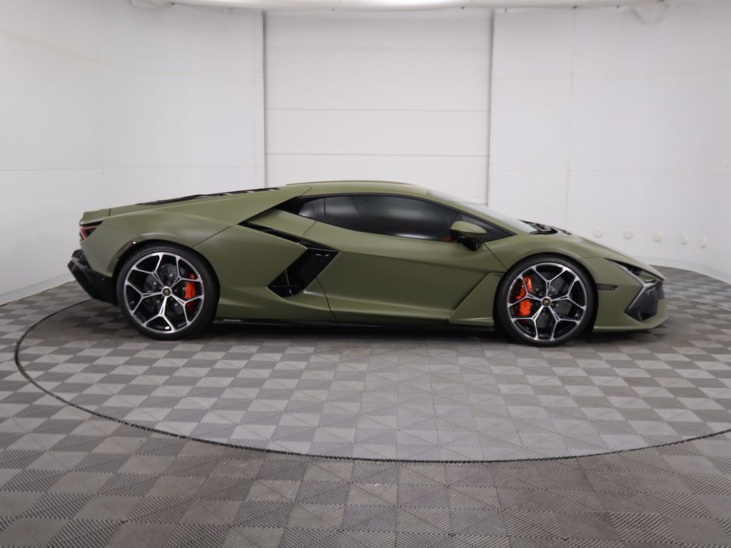 2024 Lamborghini   4