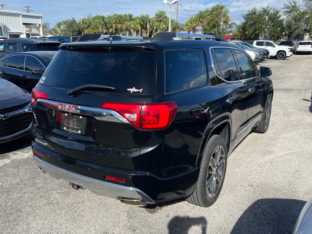 2017 GMC Acadia Denali 3