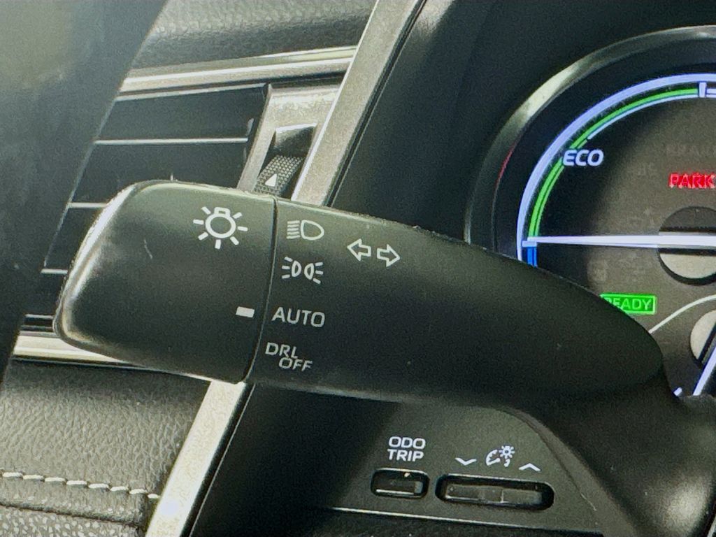 Used Car 2019 Toyota Camry Hybrid  Se For Sale Under $20,000 In Austin, Texas