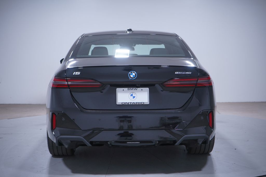 Thumbnail: 2026 BMW i5 - 5