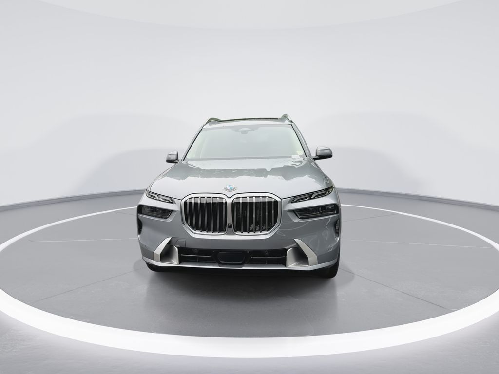 Thumbnail: 2027 BMW X7 - 3