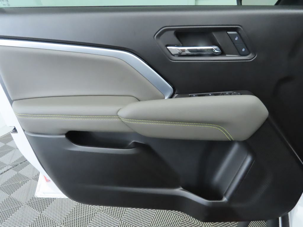 Thumbnail: 2024 Chevrolet Colorado - 24