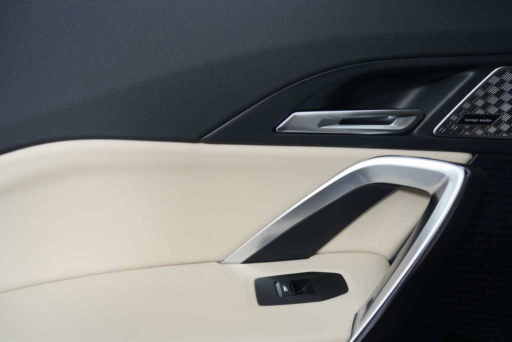 Thumbnail: 2025 BMW X1 - 13