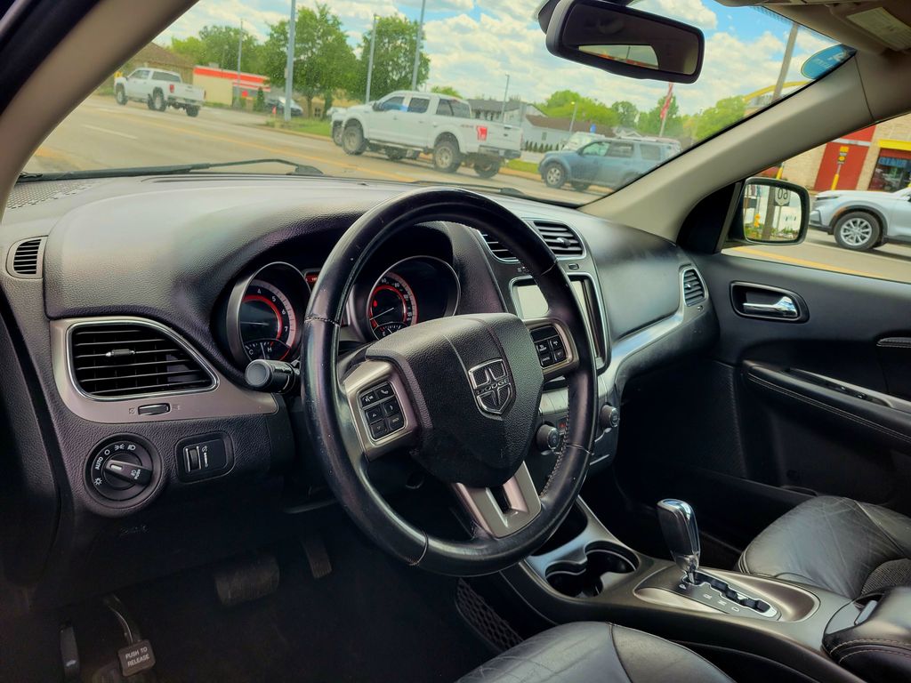 2019 Dodge Journey Crossroad - Image 2