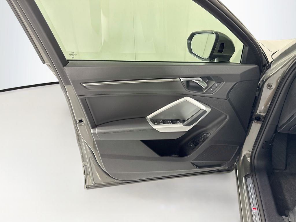 Thumbnail: 2023 Audi Q3 - 24