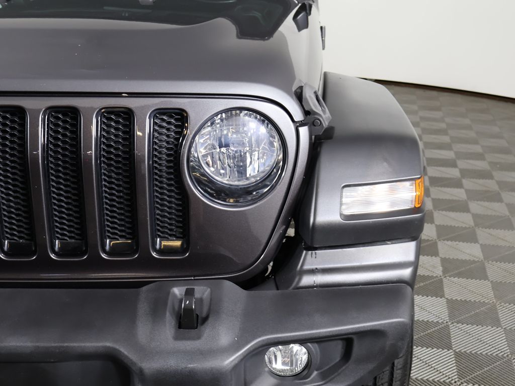 Used 2023 Gray Jeep Altitude image 12