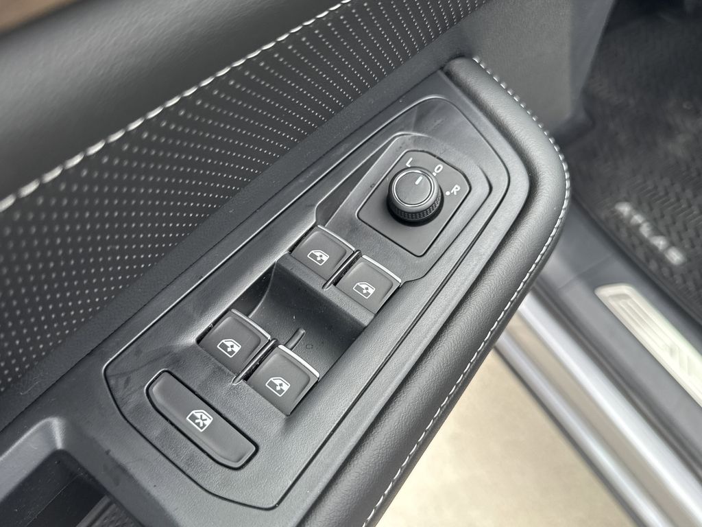 2026 Volkswagen Atlas 2.0T SE w/Technology - 10