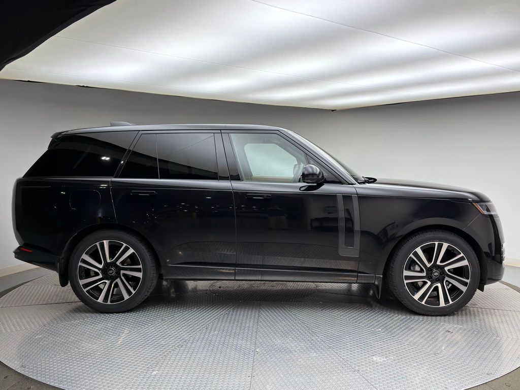 Thumbnail: 2023 Land Rover Range Rover - 4