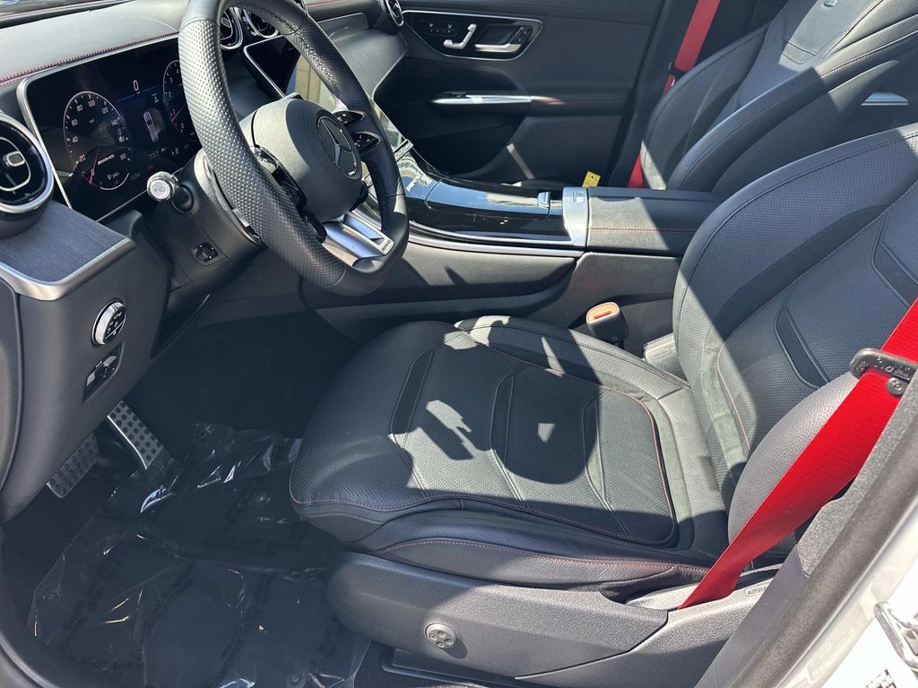 Thumbnail: 2025 Mercedes-Benz GLC - 29