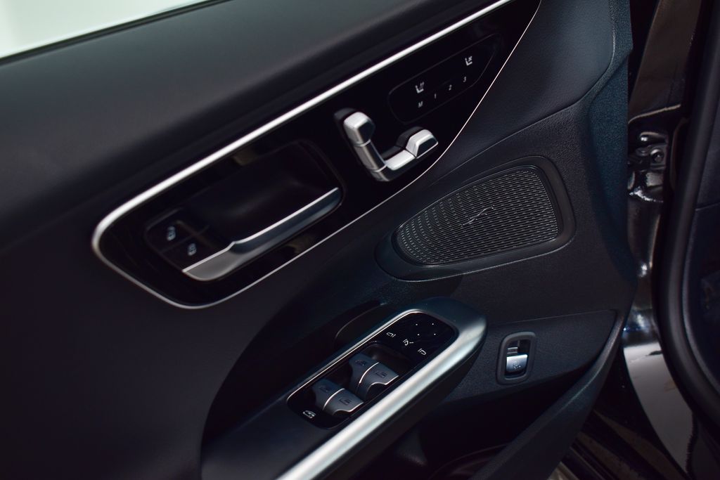 Thumbnail: 2025 Mercedes-Benz C-Class - 11