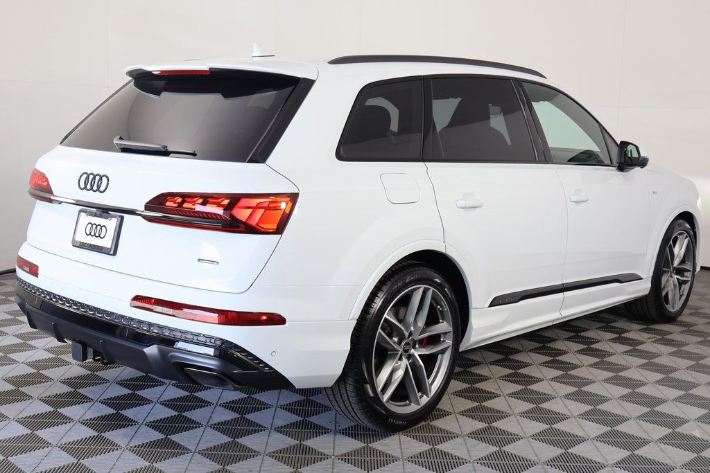 Thumbnail: 2026 Audi Q7 - 2